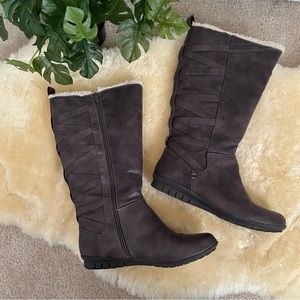 Cyber Monday Sale Cliffs by White Mountain Chelby medium calf boots size 8M